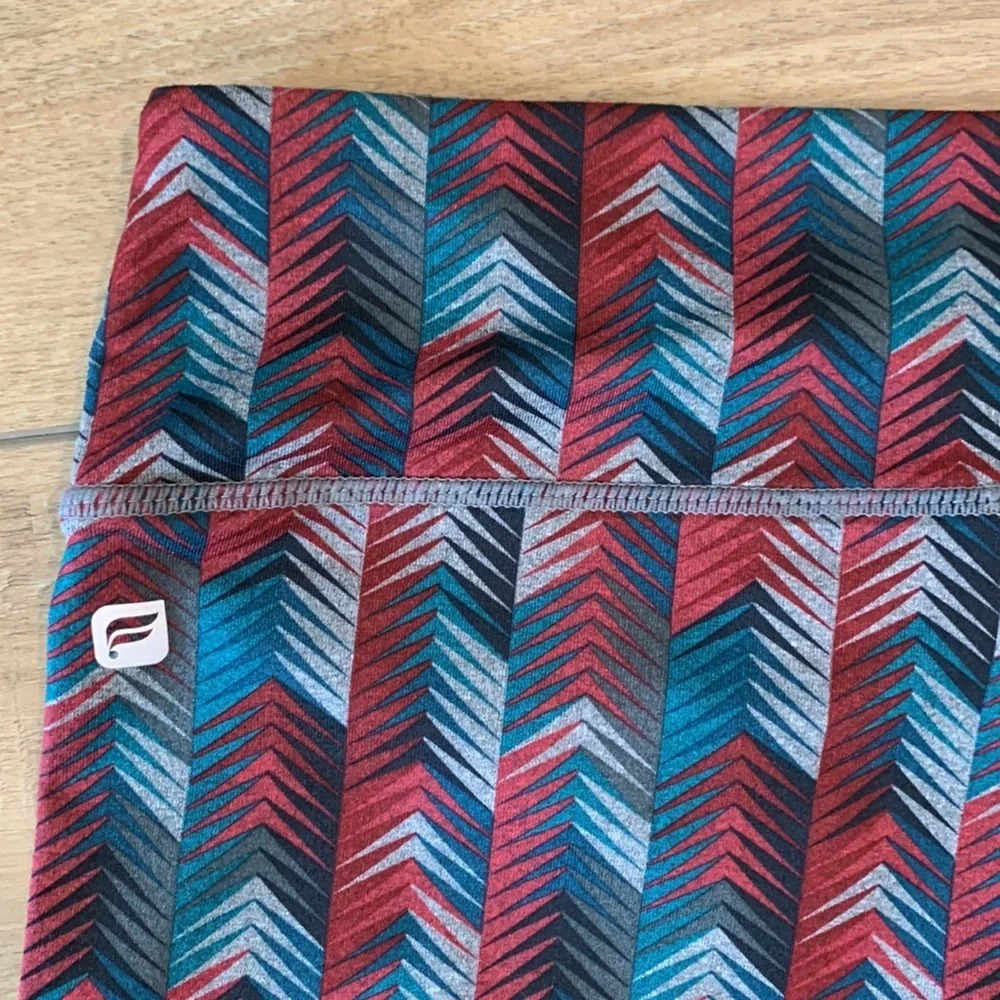 Fabletics - Arrow/Triangle Pattern, Size Small - image 4
